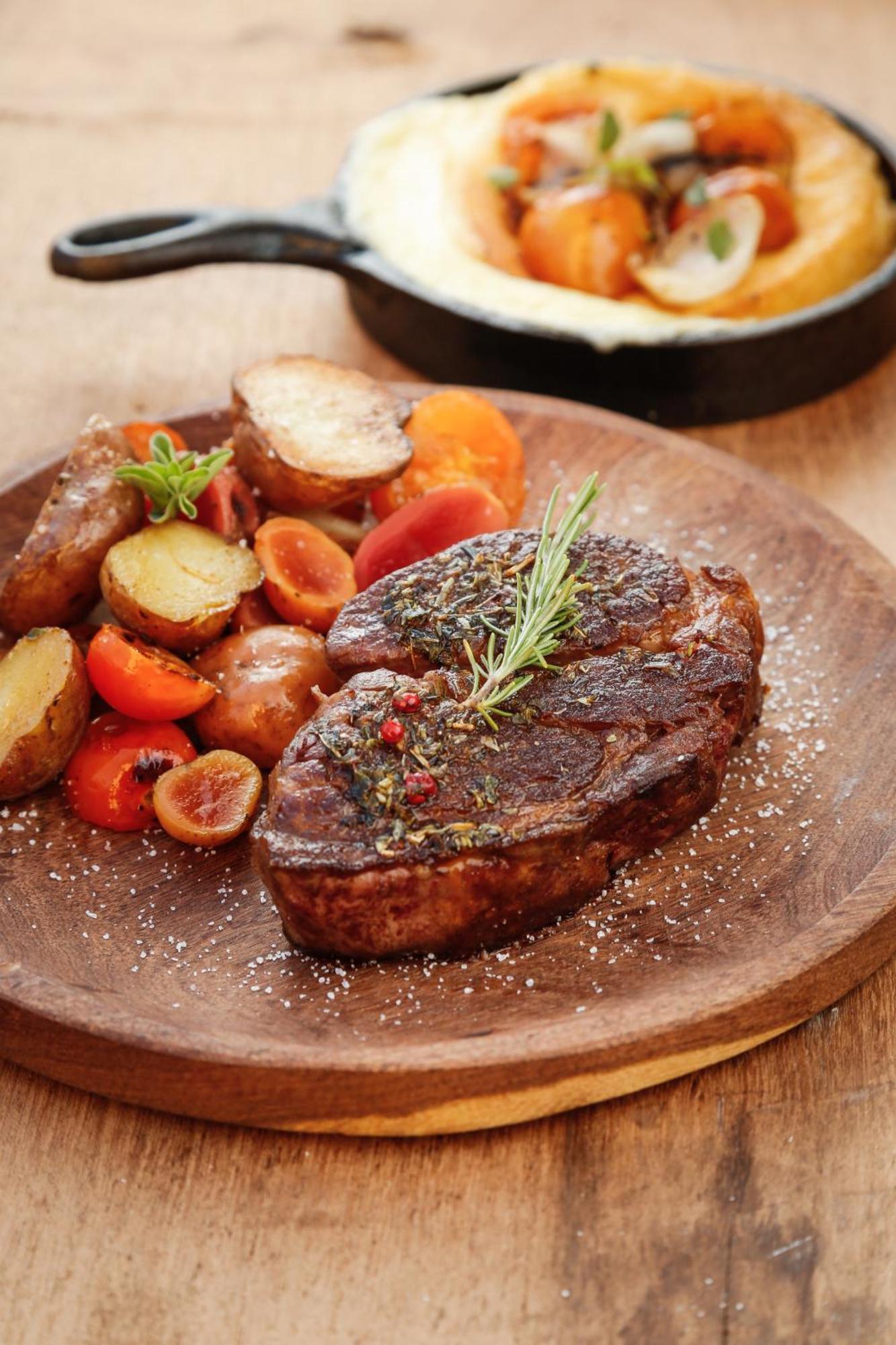 Отель Grace Кафайяте Экстерьер фото A steak with vegetables
