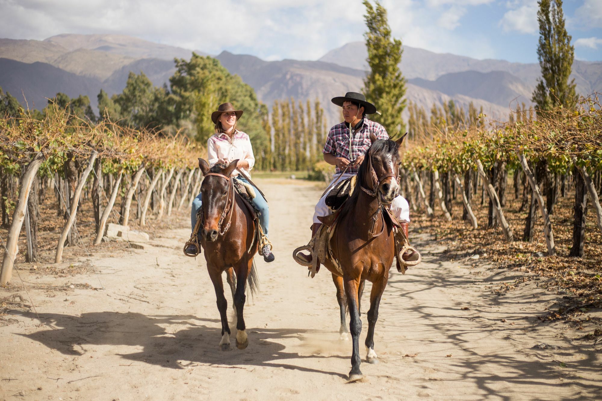 Отель Grace Кафайяте Экстерьер фото Horse riding in the wine region of Mendoza